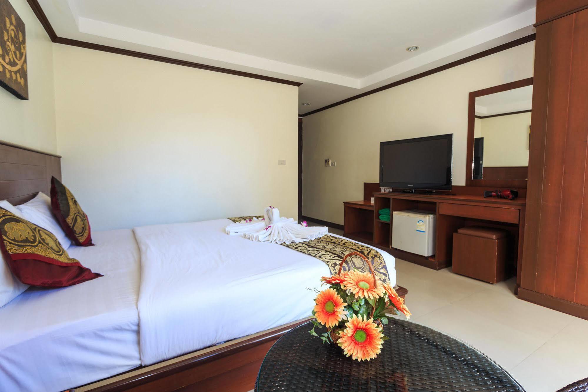 Sharaya Patong Hotel Zewnętrze zdjęcie
