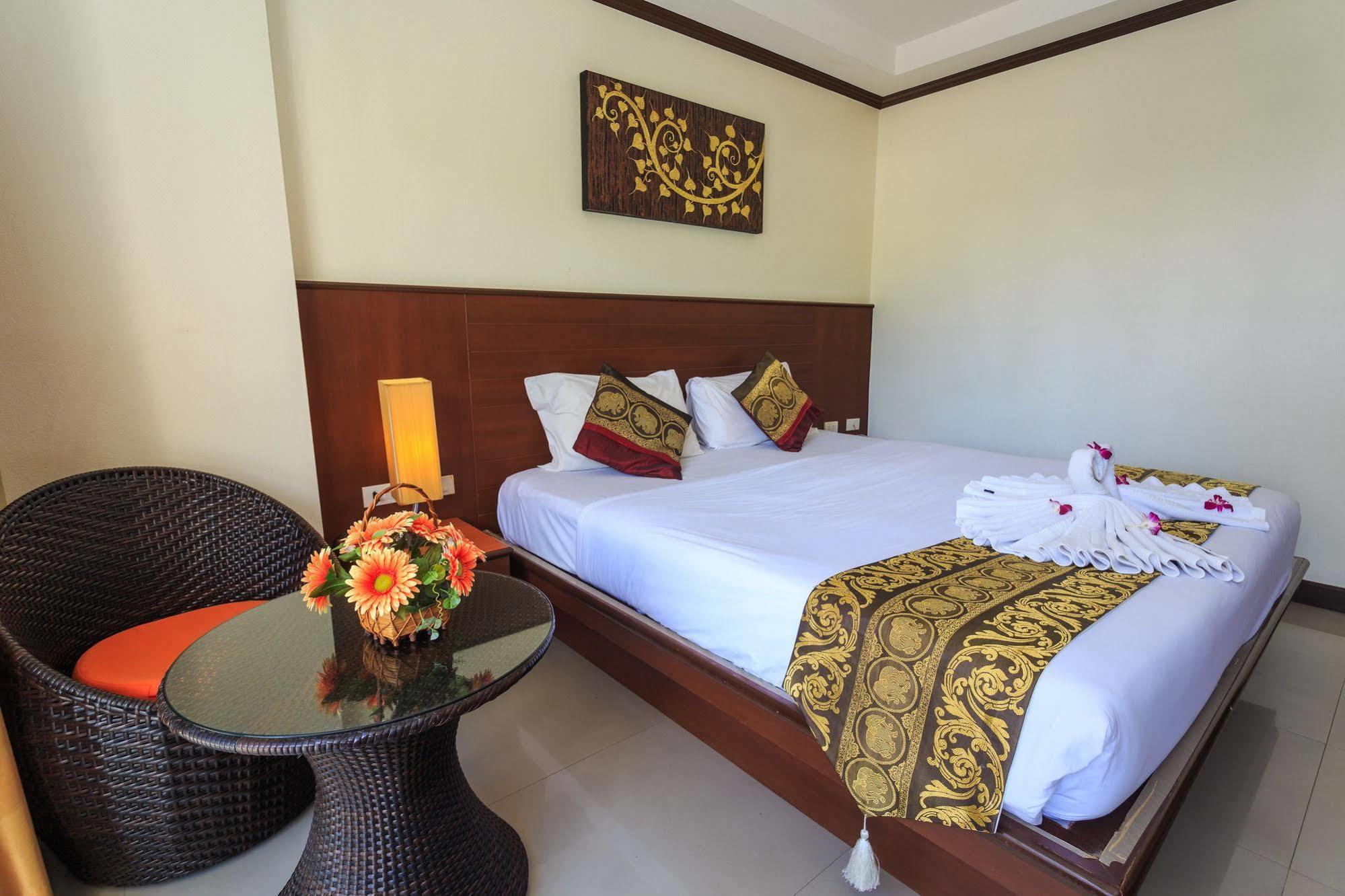 Sharaya Patong Hotel Zewnętrze zdjęcie